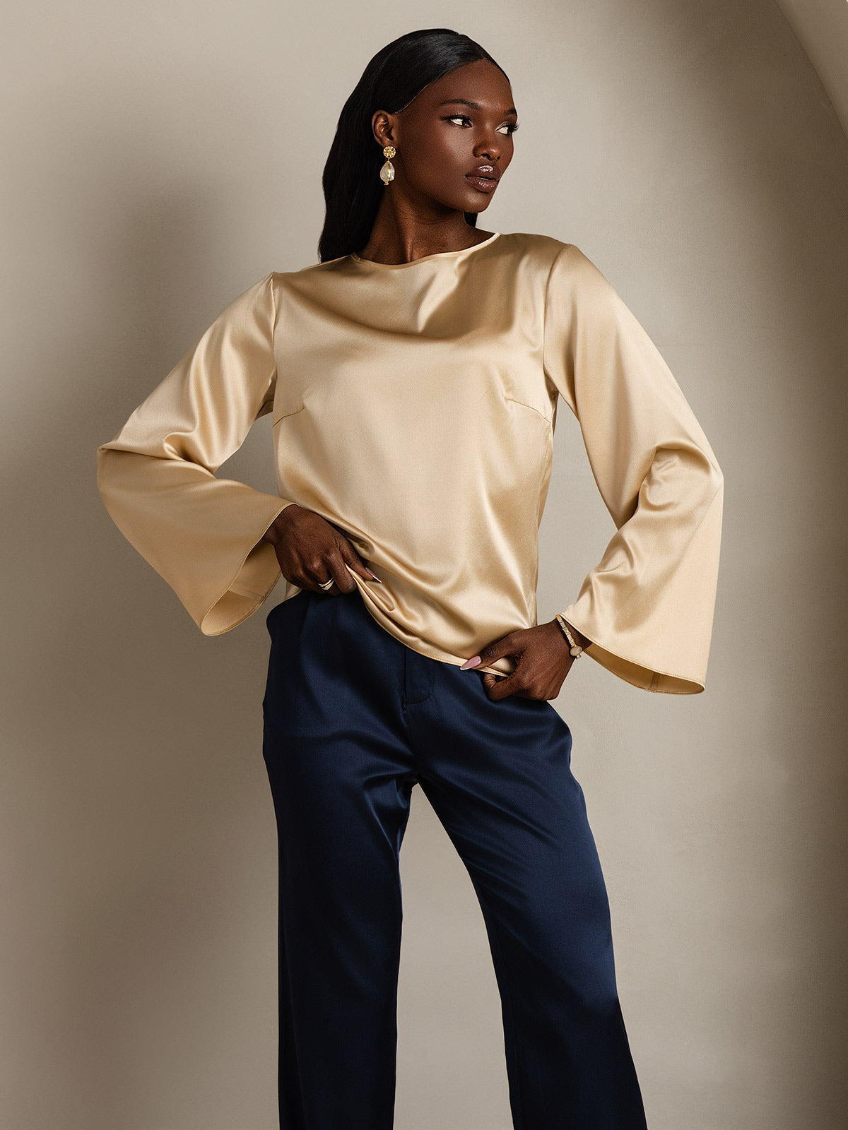 [Champagne] SilkSilky-CA 19Momme Silk Long Sleeve Round Neck Women's T-Shirt 004