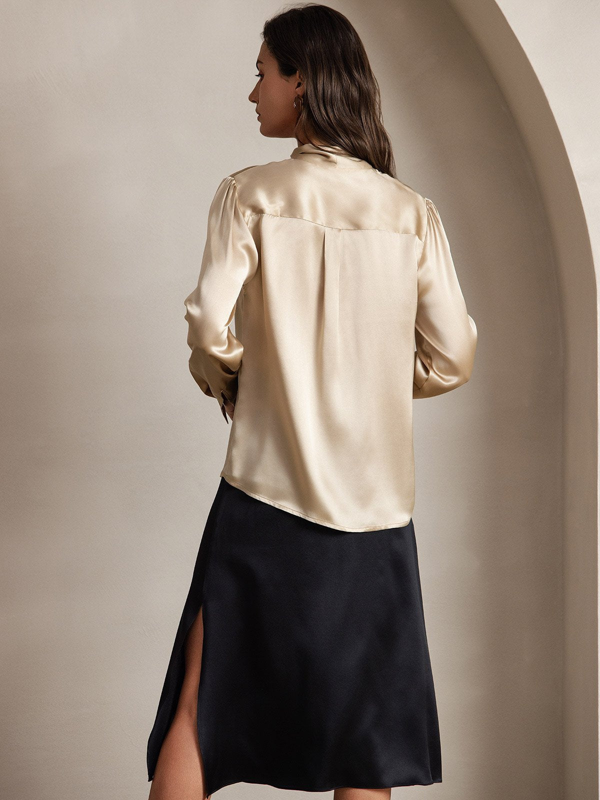 [Champagne] SilkSilky-CA 19Momme Silk Long Sleeve Tie Neck Women's Shirt 002