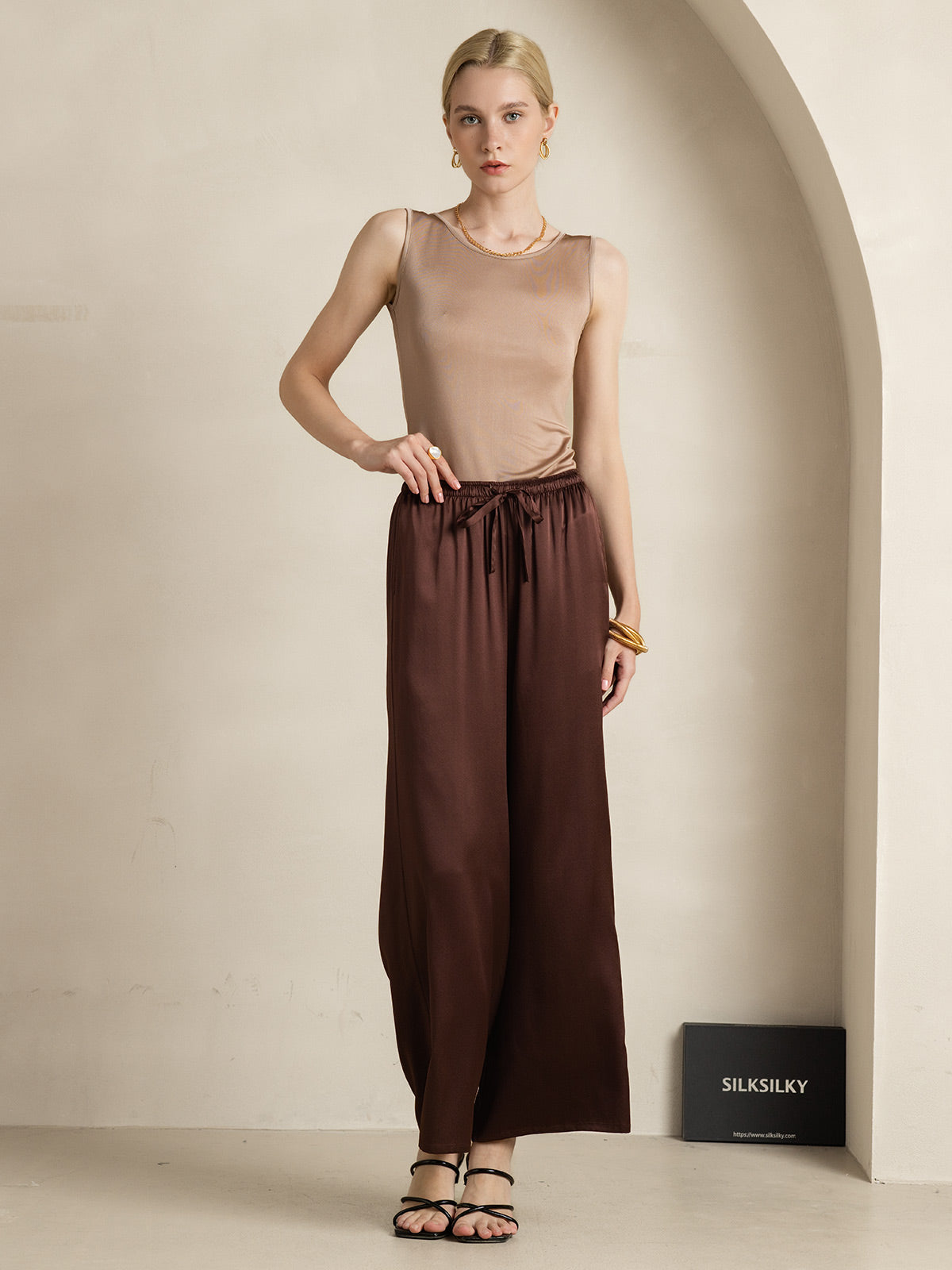 [Coffee] SilkSilky-CA Silk Knitted Sleeveless Round Neck Women's T-Shirt 008