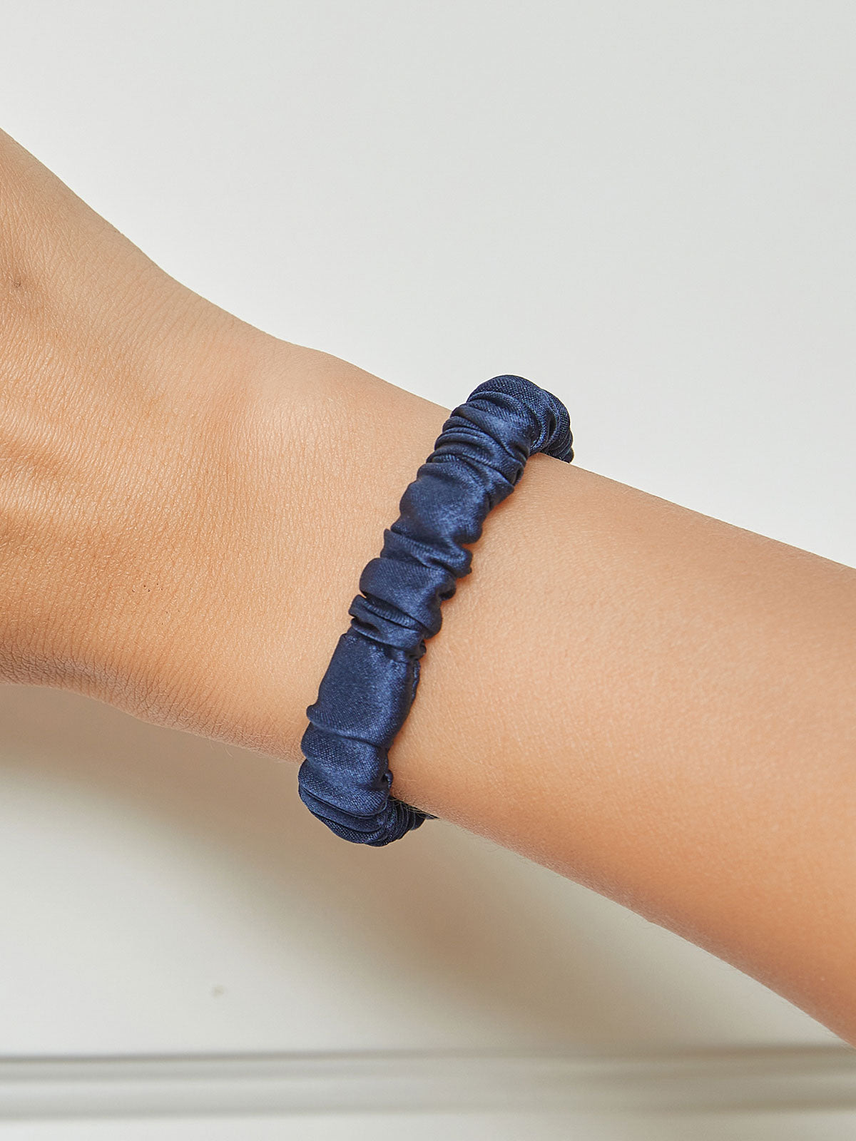 [Dark Blue] SilkSilky-CA 19Momme Pure Silk Scrunchie 001