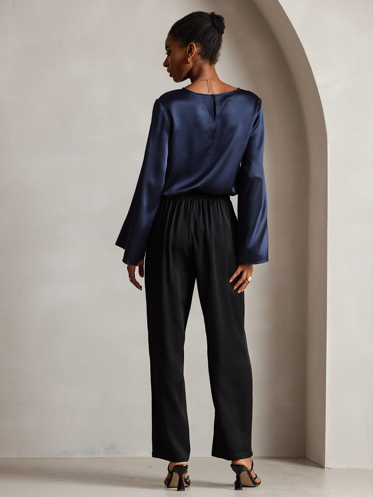[Dark Blue] SilkSilky-CA 19Momme Silk Long Sleeve Round Neck Women's T-Shirt 002