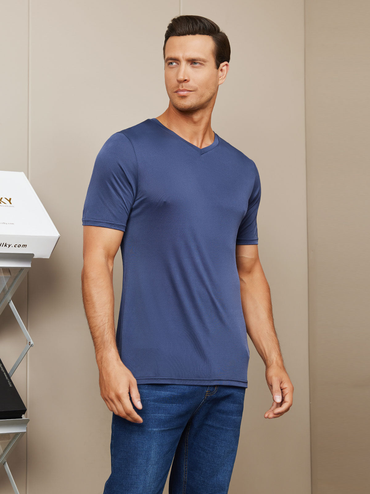 [Dark Blue] SilkSilky-CA Silk Knitted Short Sleeve V Neck Men's T-Shirt 001