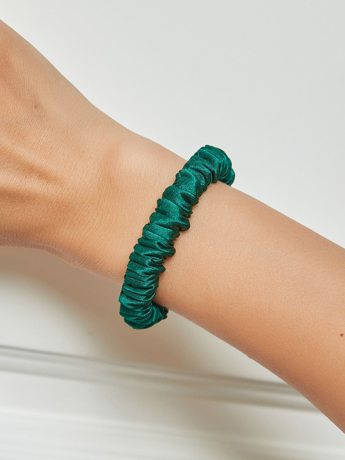 [Dark Green] SilkSilky-CA 19Momme Pure Silk Scrunchie 001