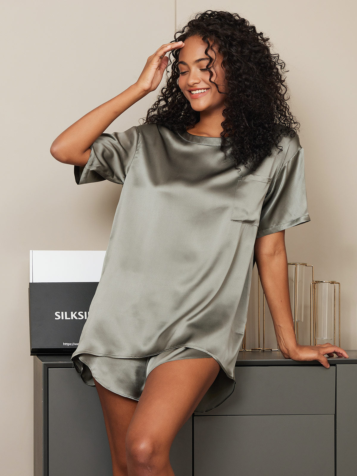 [Grayish Green] SilkSilky-CA Pure Silk Short Sleeve Round Neck Women's Pajamas 004