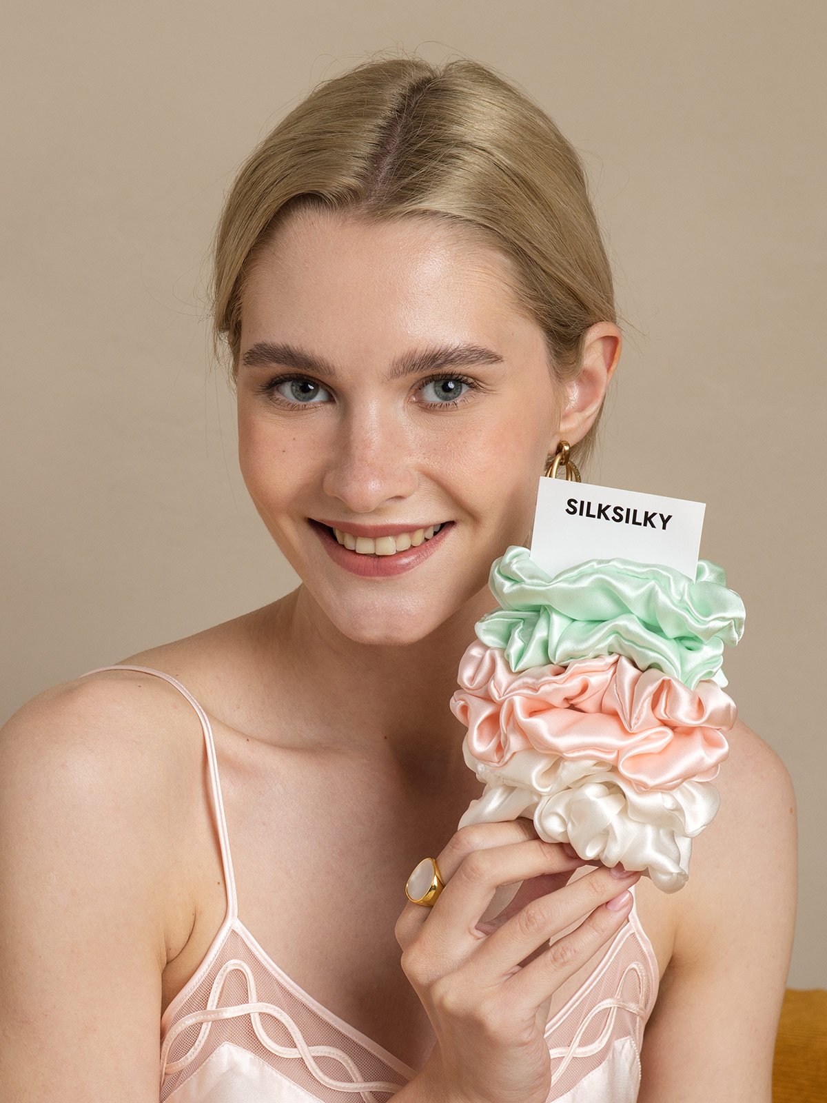 [Group2] SilkSilky-CA Pure Silk Scrunchie 002