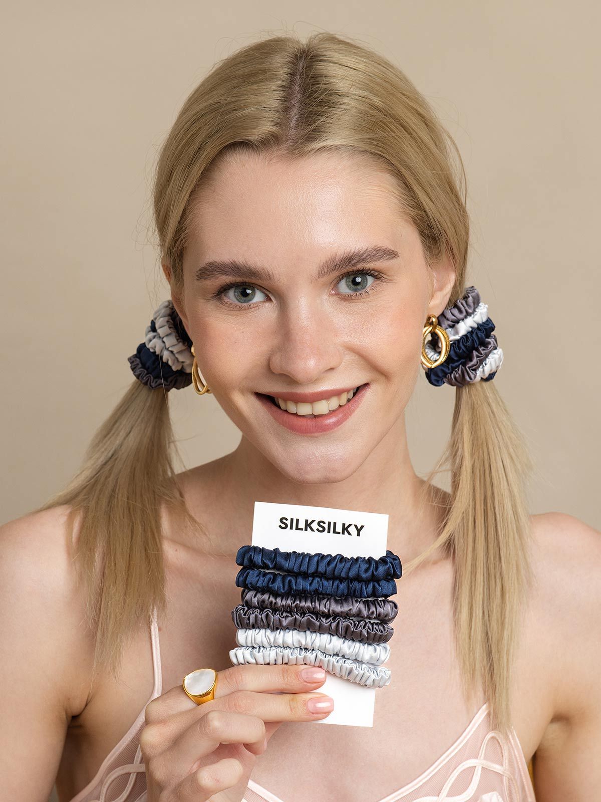 [Group4] SilkSilky-CA Pure Silk Scrunchie 001