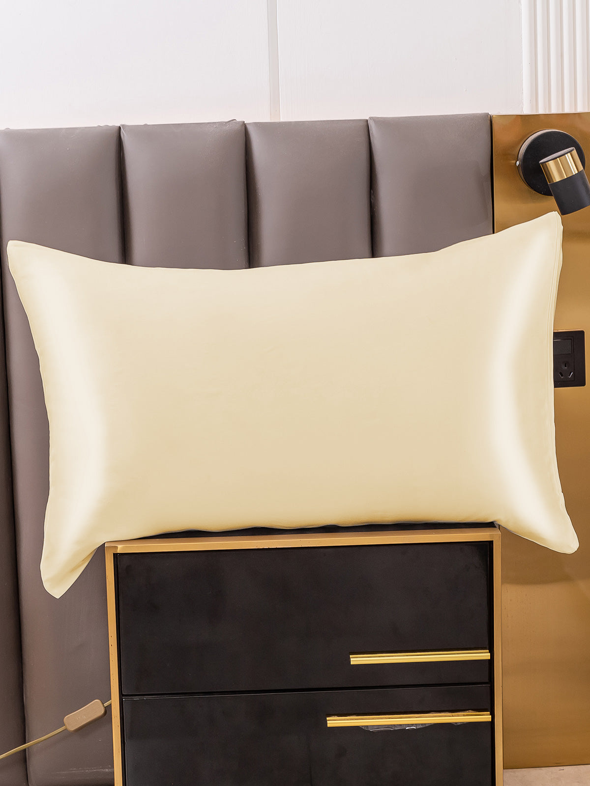 [Ivory] SilkSilky-CA 30Momme Pure Silk Pillowcase 001