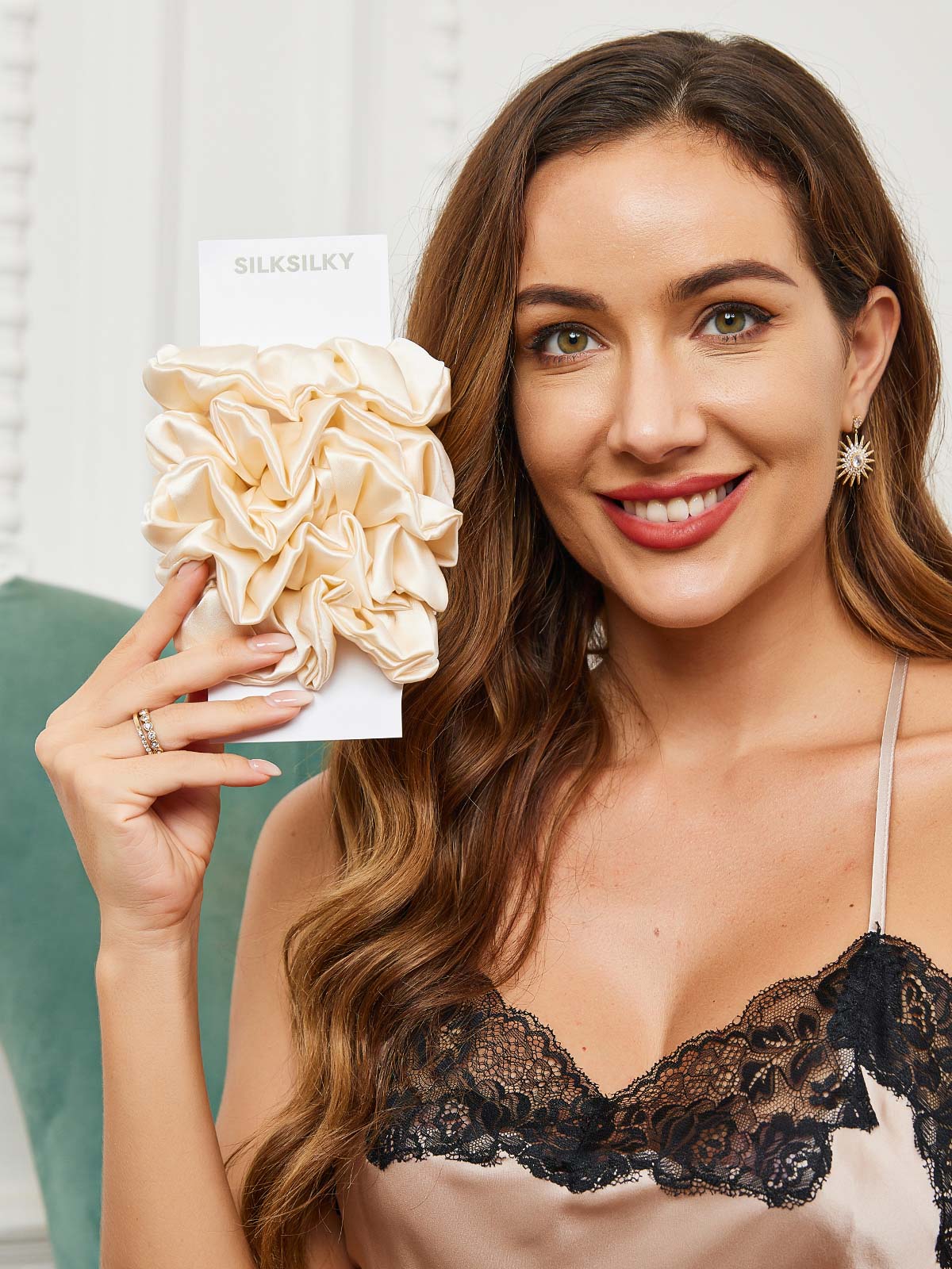 [Light Beige] SilkSilky-CA 19Momme Pure Silk Scrunchie 001