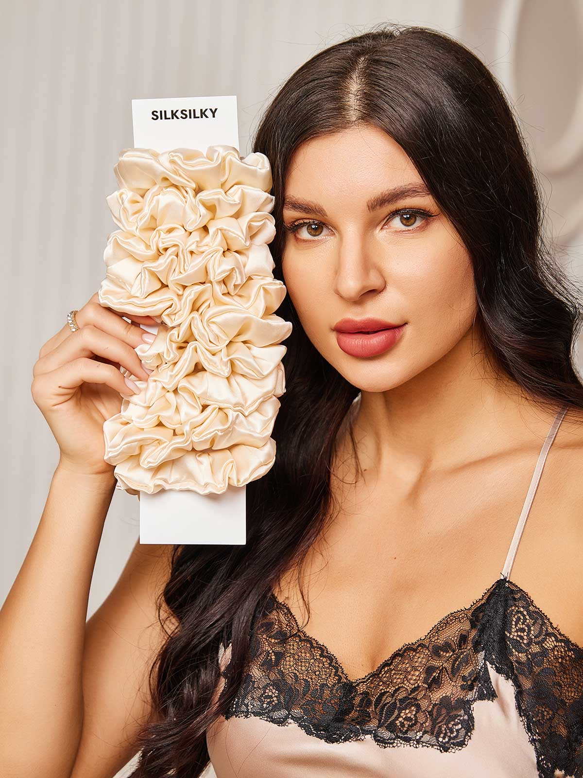 [Light Beige] SilkSilky-CA 19Momme Pure Silk Scrunchie 001