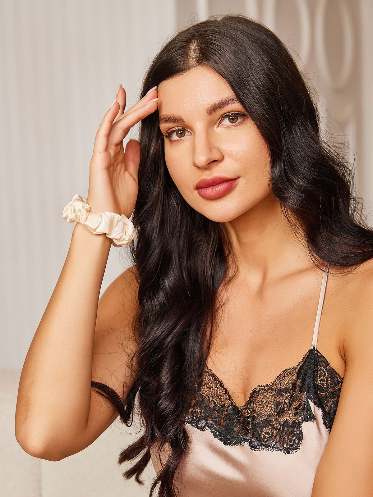 [Light Beige] SilkSilky-CA 19Momme Pure Silk Scrunchie 002
