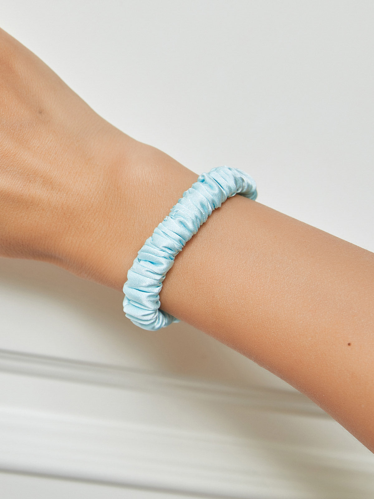 [Light Blue] SilkSilky-CA 19Momme Scrunchie 001