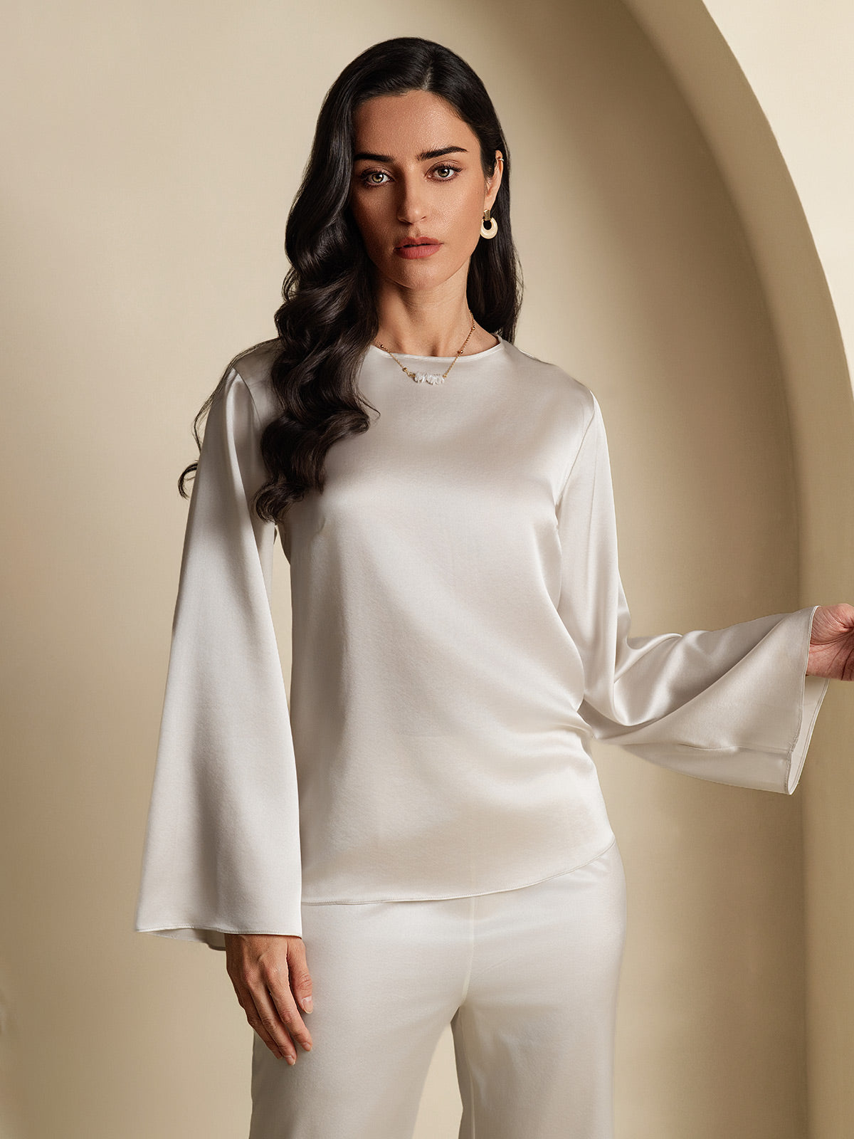 [Light Gray] SilkSilky-CA 19Momme Silk Long Sleeve Round Neck Women's T-Shirt 001
