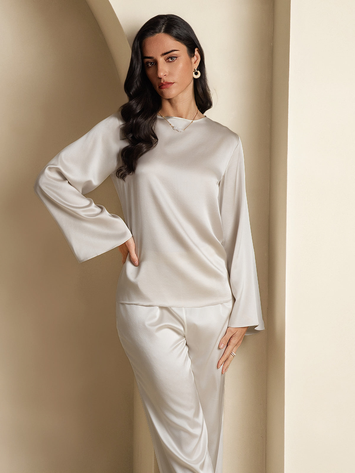 [Light Gray] SilkSilky-CA 19Momme Silk Long Sleeve Round Neck Women's T-Shirt 004