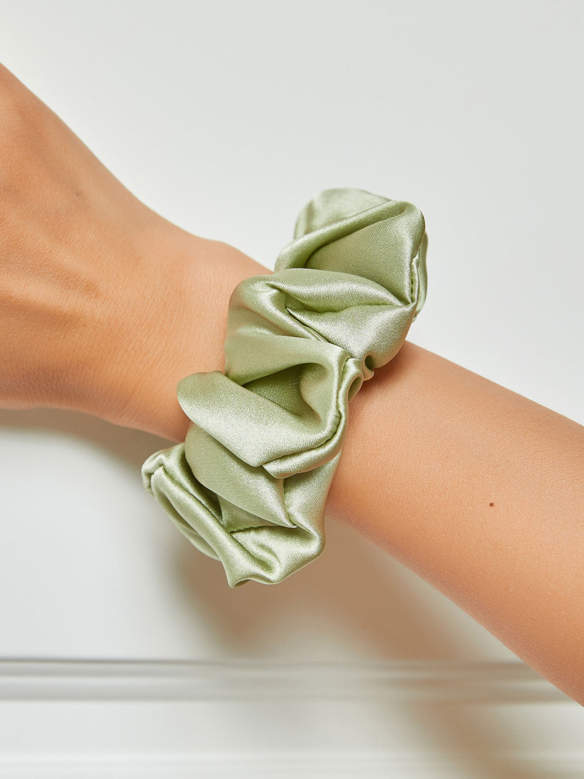 [Mint Green] SilkSilky-CA 19Momme Pure Silk Scrunchie 001