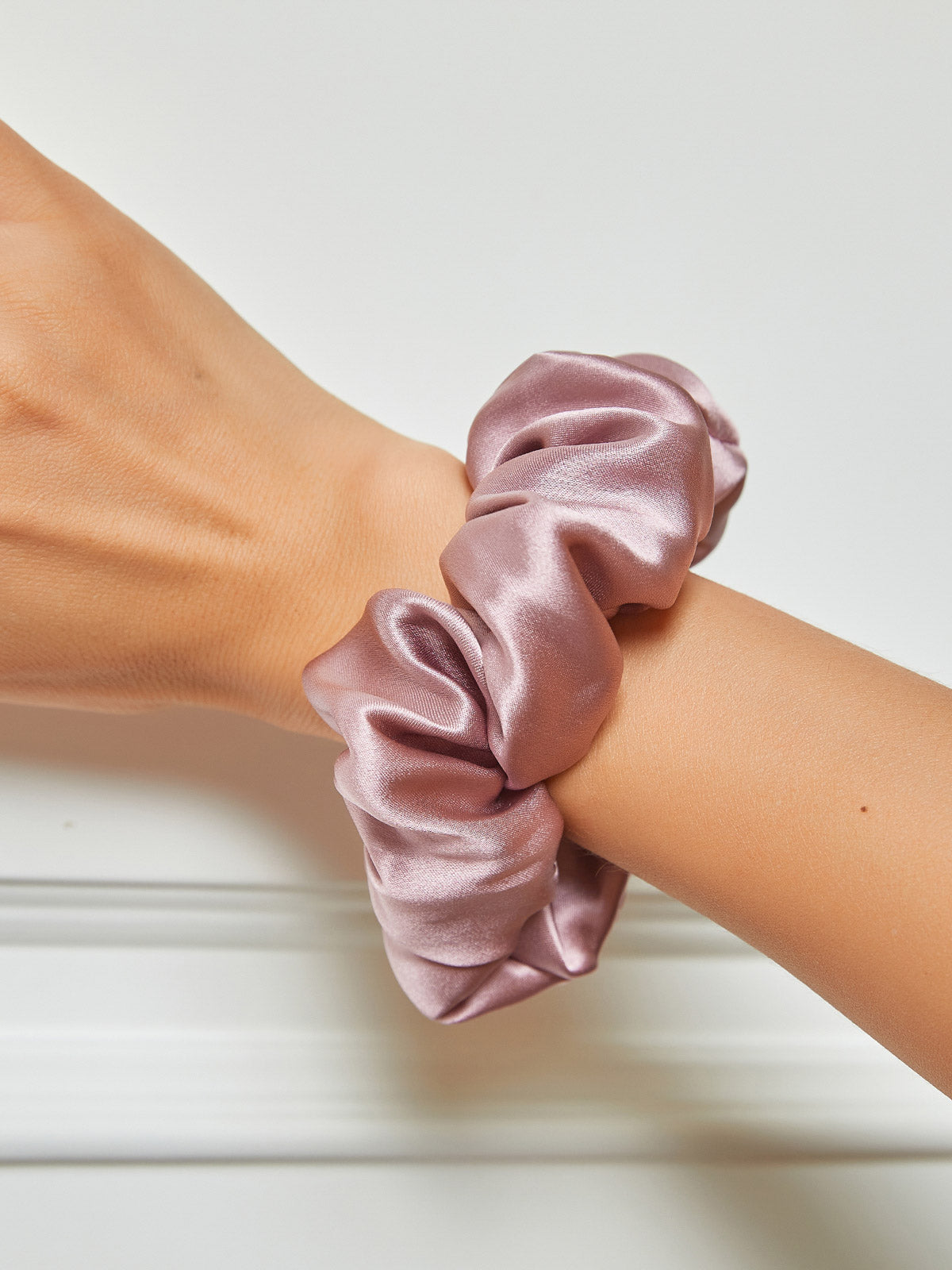 [Pale Mauve] SilkSilky-CA 19Momme Pure Silk Scrunchie 001