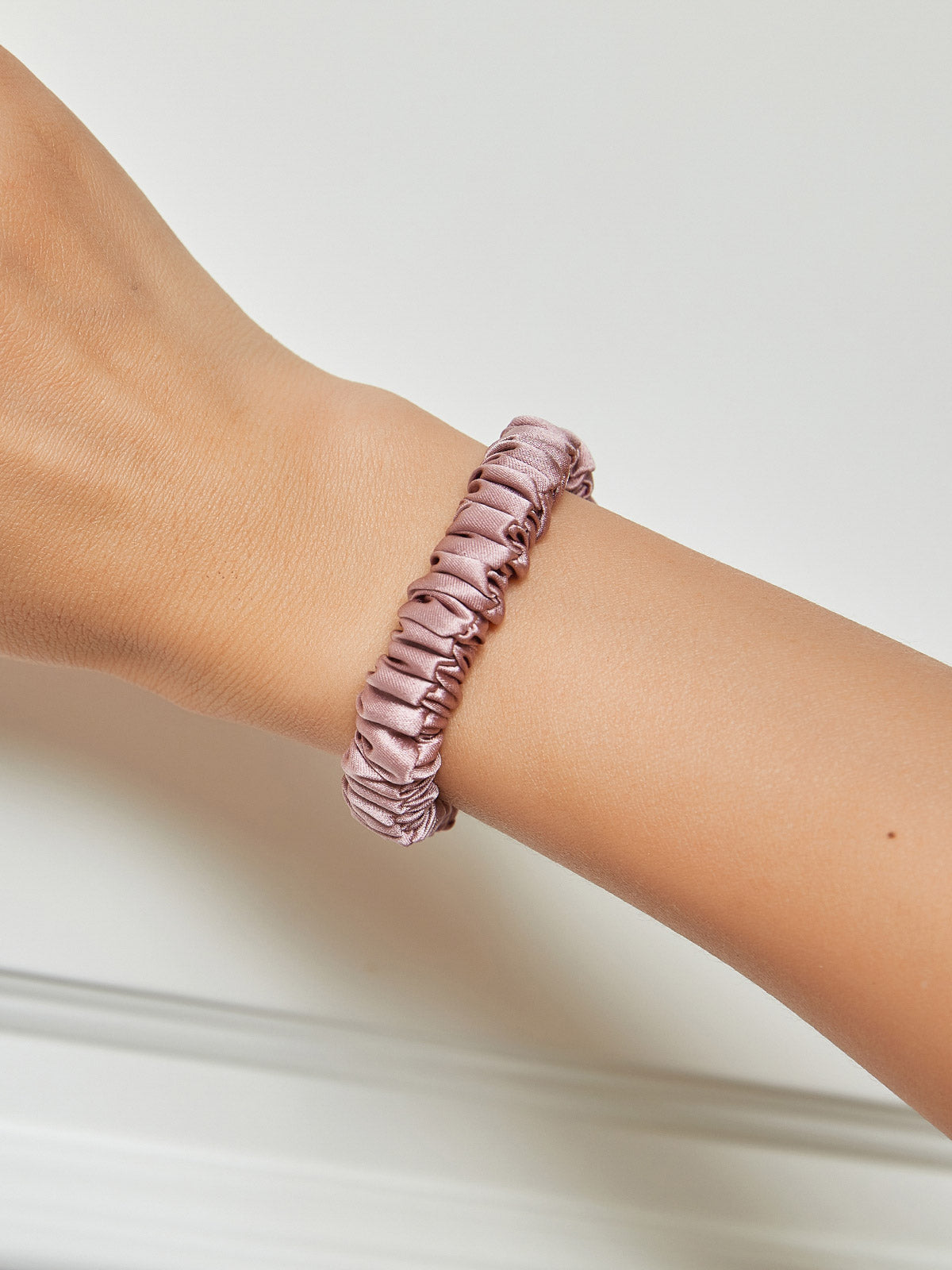 [Pale Mauve] SilkSilky-CA 19Momme Pure Silk Scrunchie 001