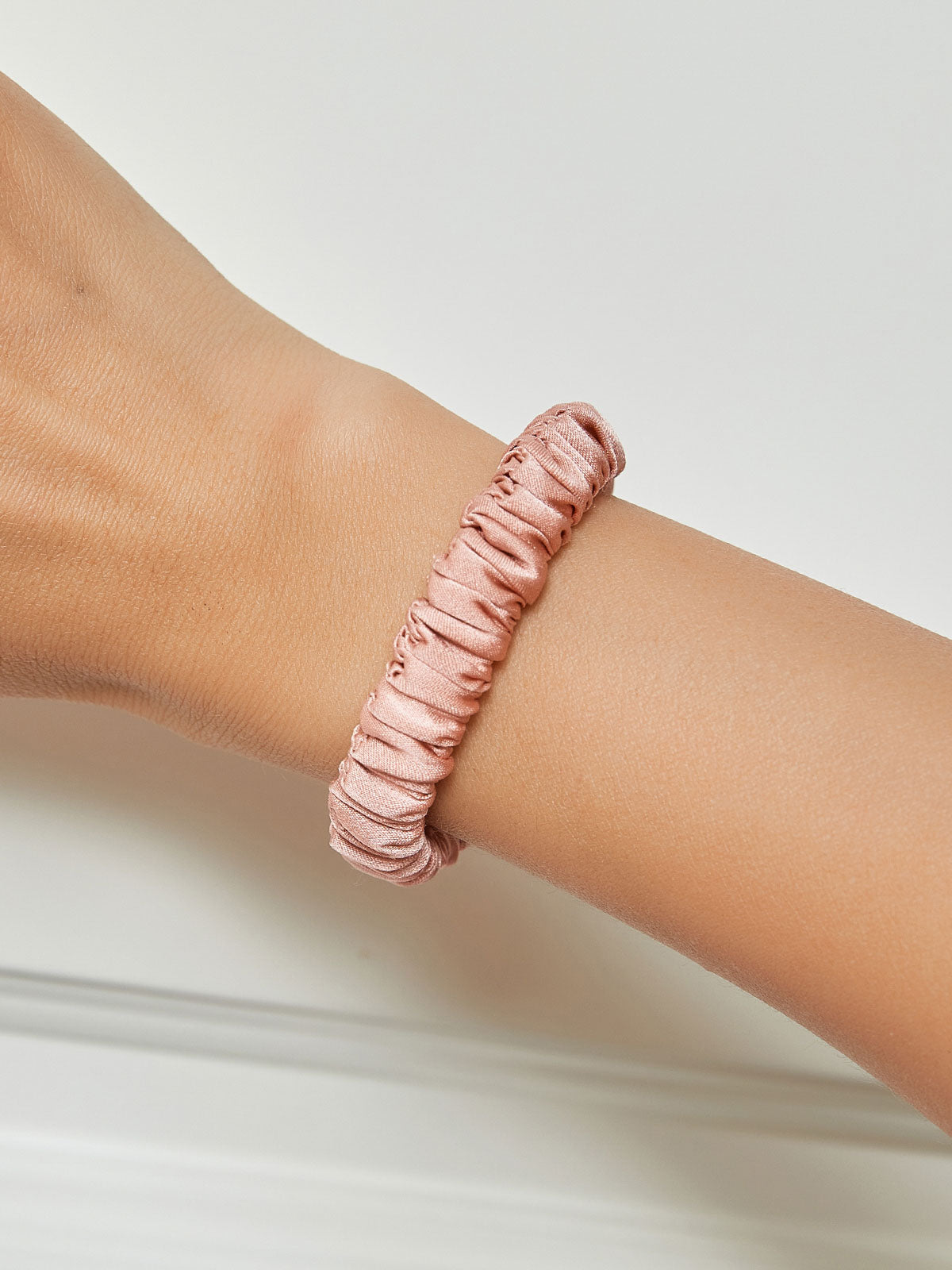 [Pink] SilkSilky-CA 19Momme Pure Silk Scrunchie 001