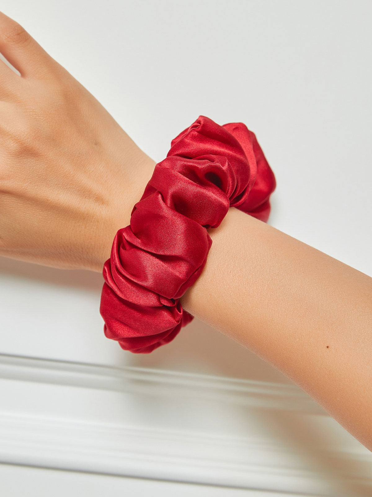 [Red] SilkSilky-CA 19Momme Pure Silk Scrunchie 001