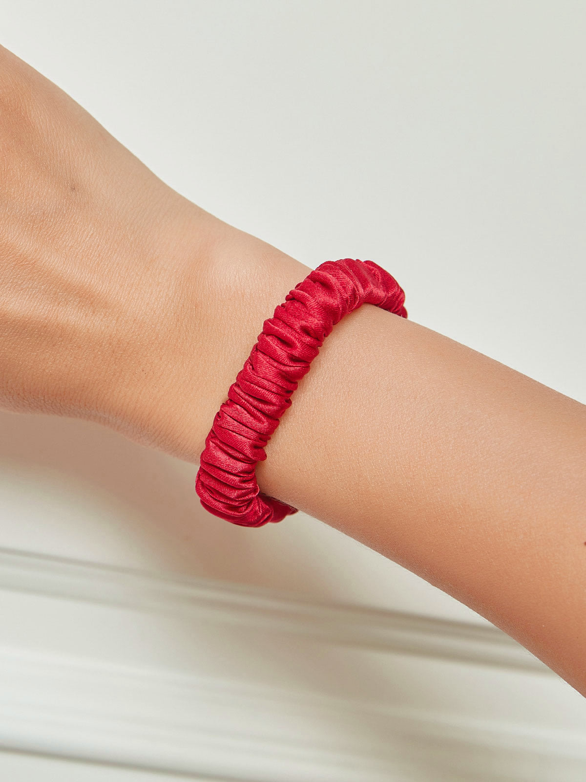 [Red] SilkSilky-CA 19Momme Pure Silk Scrunchie 001