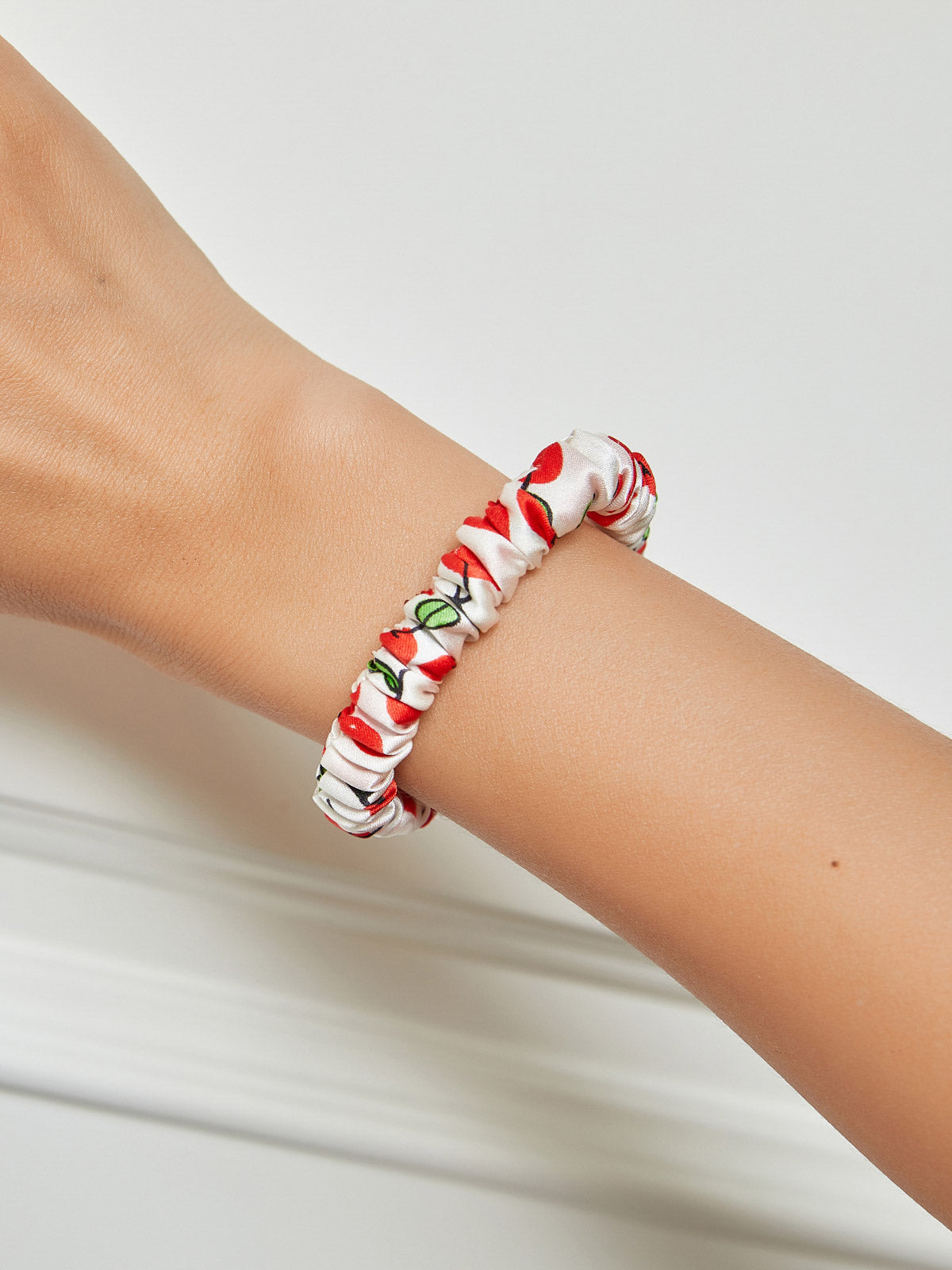 [Red] SilkSilky-CA Pure Silk Scrunchie 001