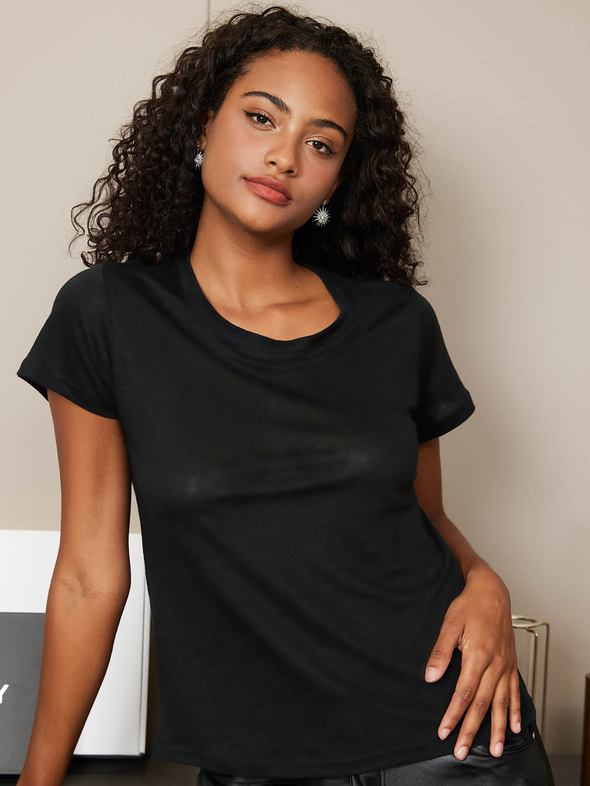 SilkSilky-CA Silk Knitted Short Sleeve Round Neck Women's T-Shirt Black 006