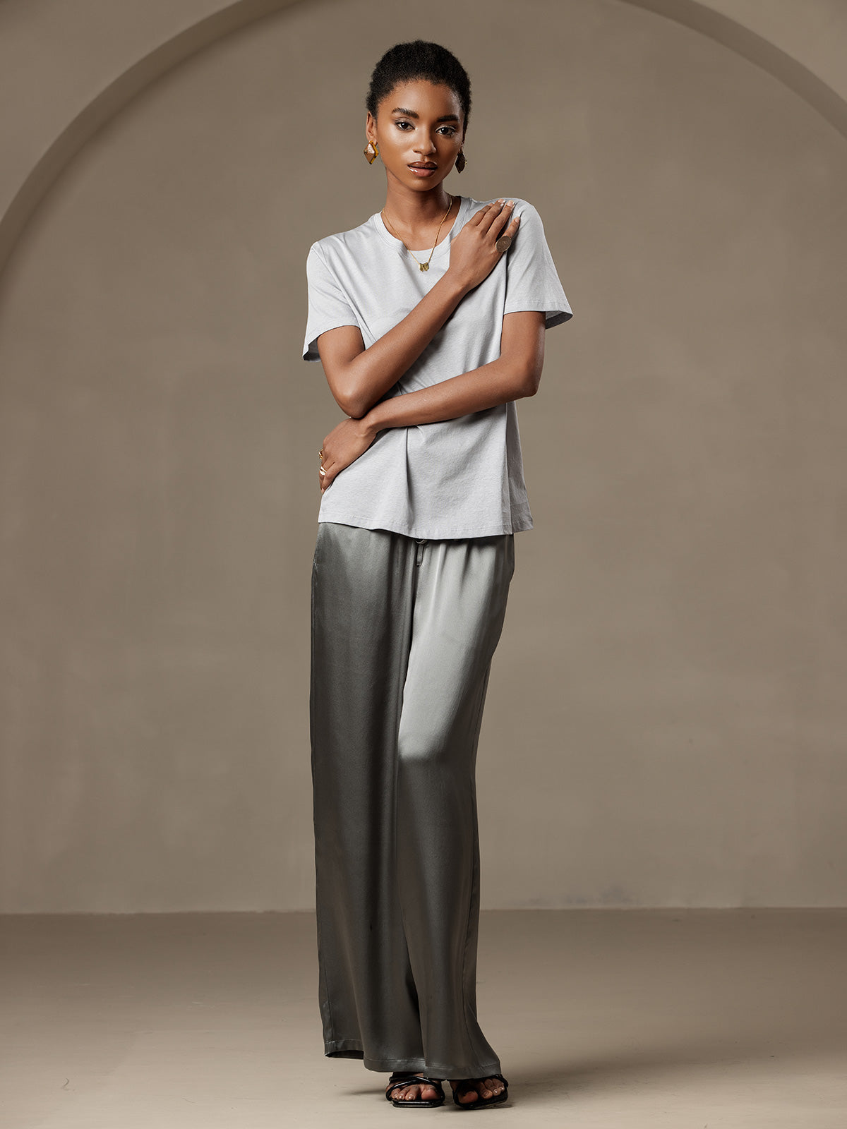 [Silver] SilkSilky-CA Silk Knitted Short Sleeve Round Neck Women's T-Shirt 005