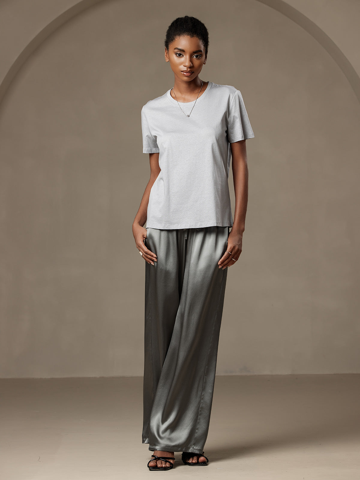 [Silver] SilkSilky-CA Silk Knitted Short Sleeve Round Neck Women's T-Shirt 006
