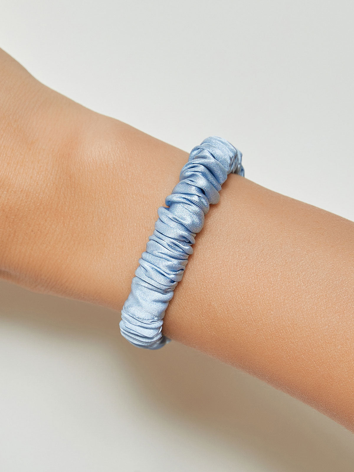 [Sky Blue] SilkSilky-CA 19Momme Pure Silk Scrunchie 001