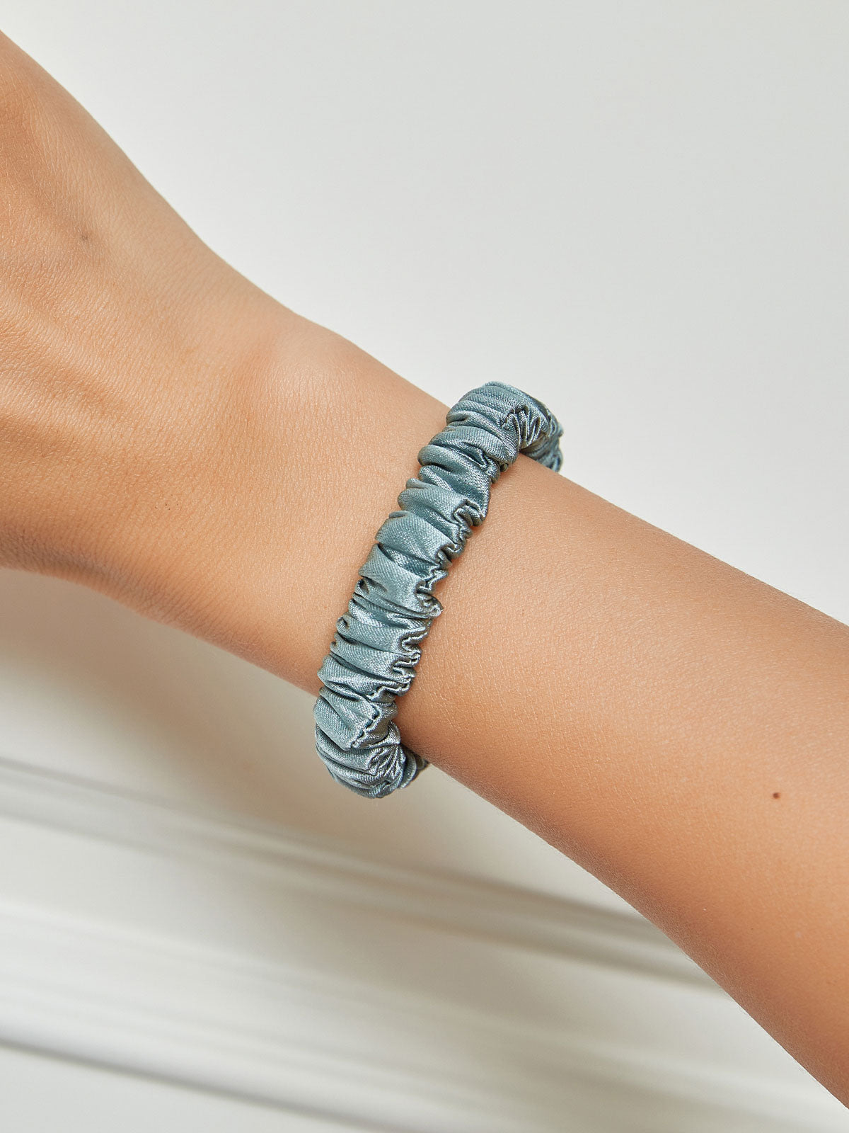 [Steel Blue] SilkSilky-CA 19Momme Pure Silk Scrunchie 001