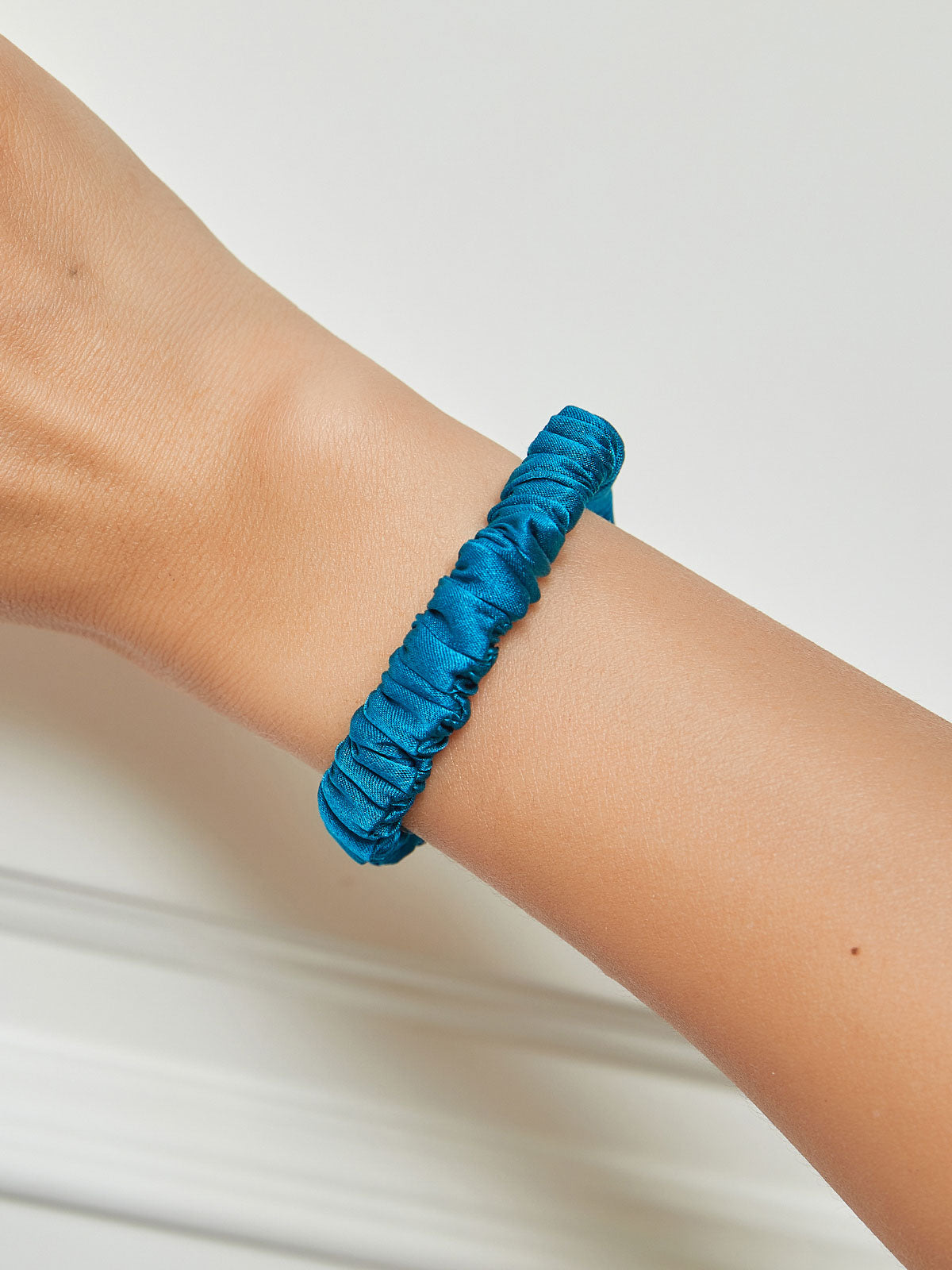 [Teal] SilkSilky-CA 19Momme Scrunchie 001