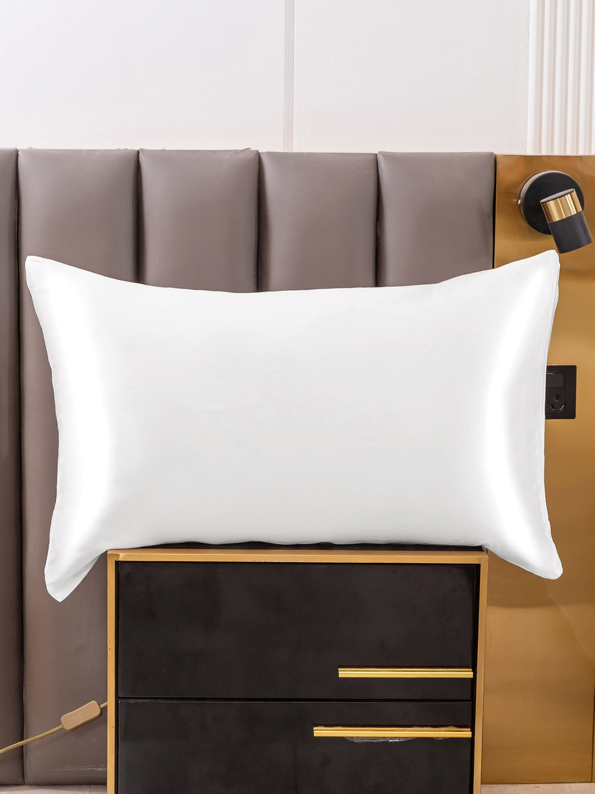 [White] SilkSilky-CA 19Momme Pure Silk Pillowcase 005