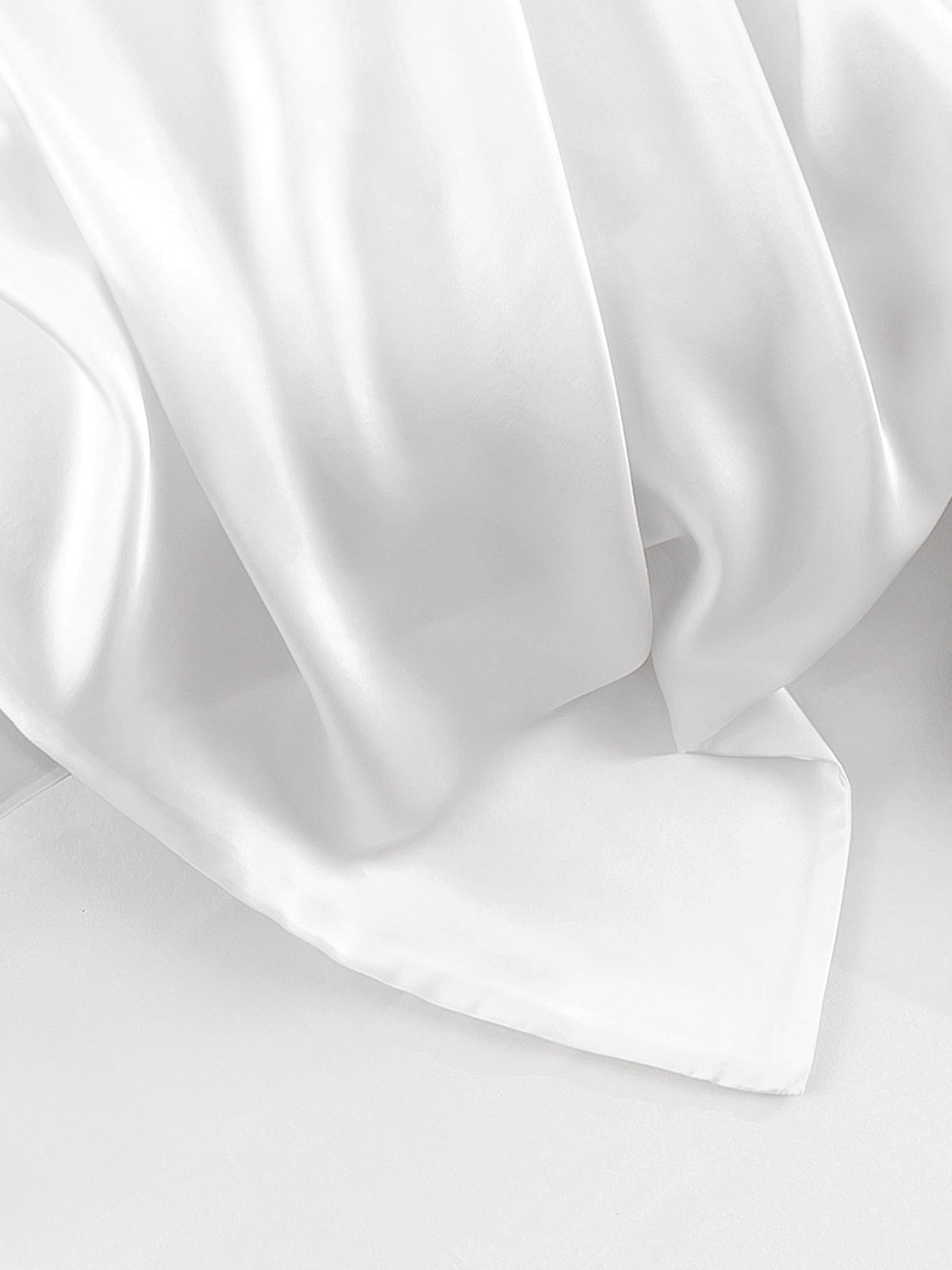 [White] SilkSilky-CA 19Momme Pure Silk Pillowcase 007