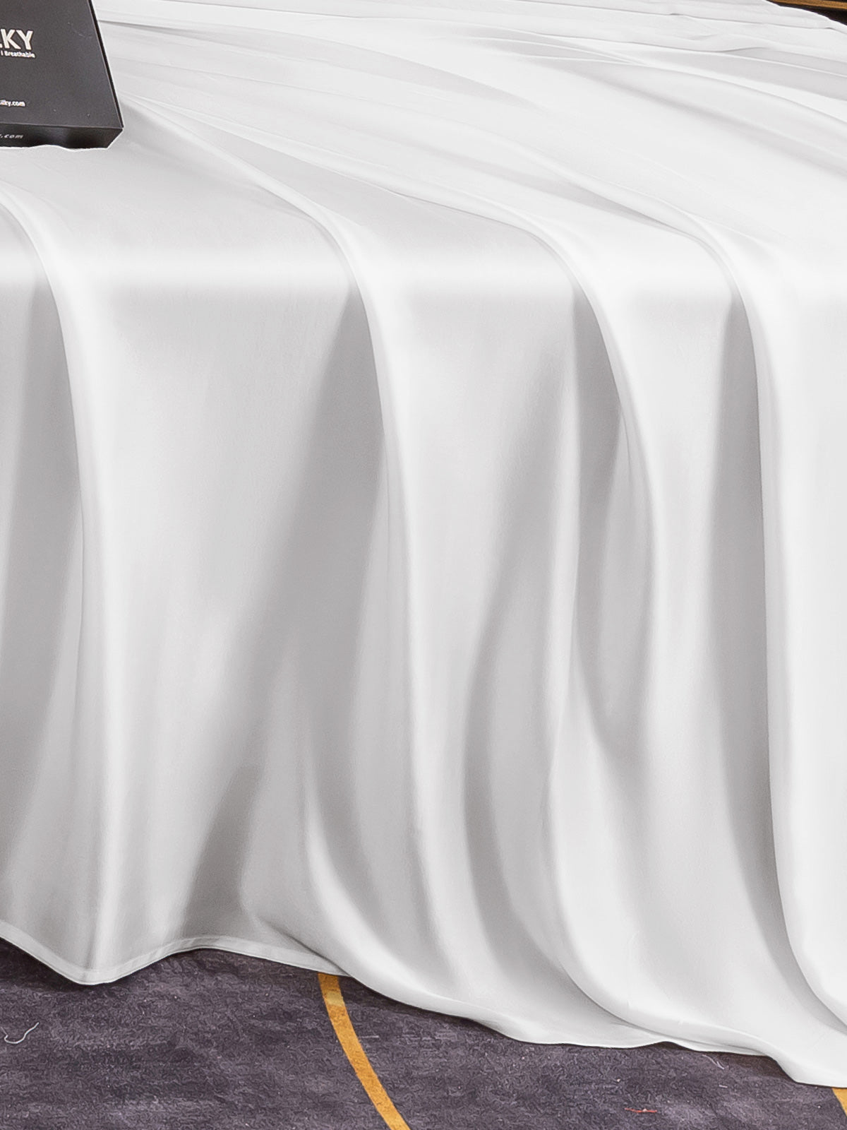 [White] SilkSilky-CA 19Momme Pure Silk Sheet 004
