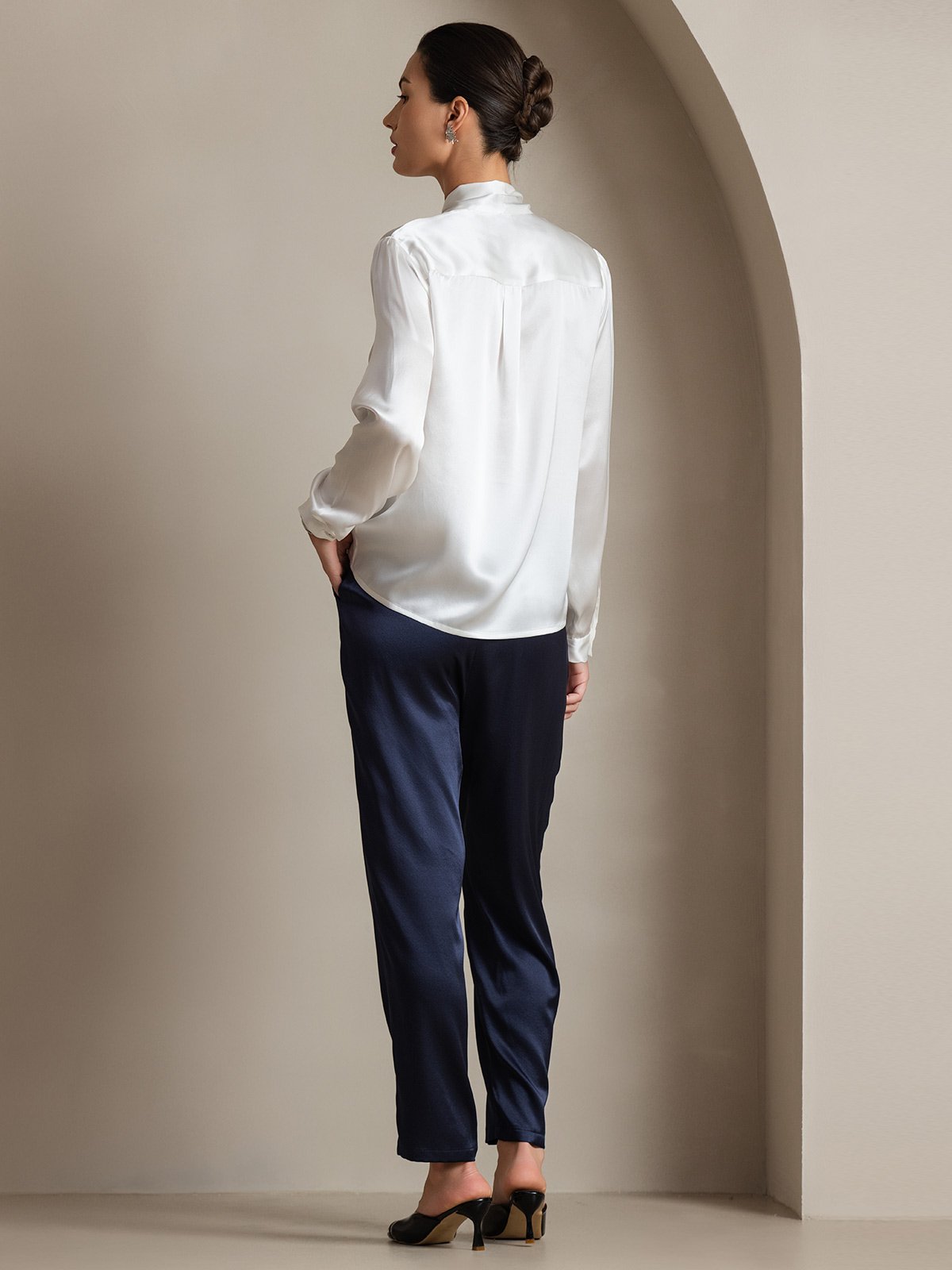 [White] SilkSilky-CA 19Momme Silk Long Sleeve Tie Neck Women's Shirt 002