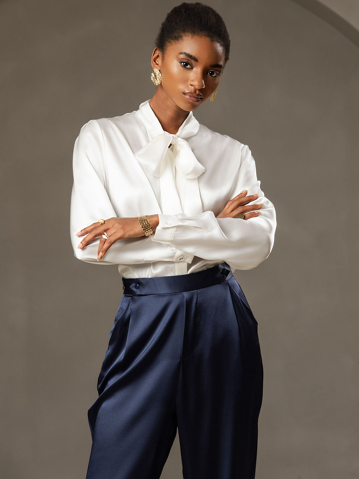 [White] SilkSilky-CA 19Momme Silk Long Sleeve Tie Neck Women's Shirt 003