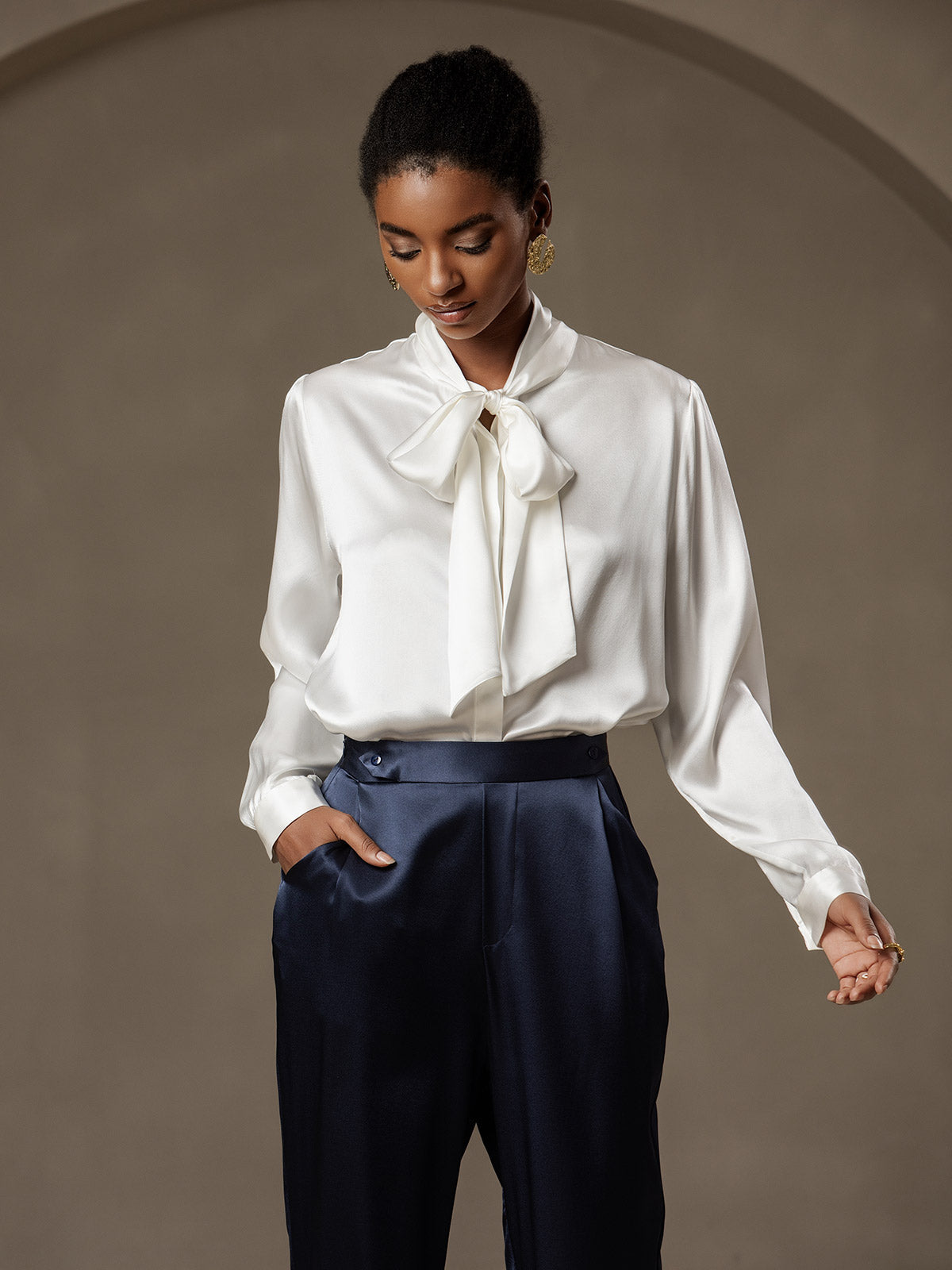 [White] SilkSilky-CA 19Momme Silk Long Sleeve Tie Neck Women's Shirt 005