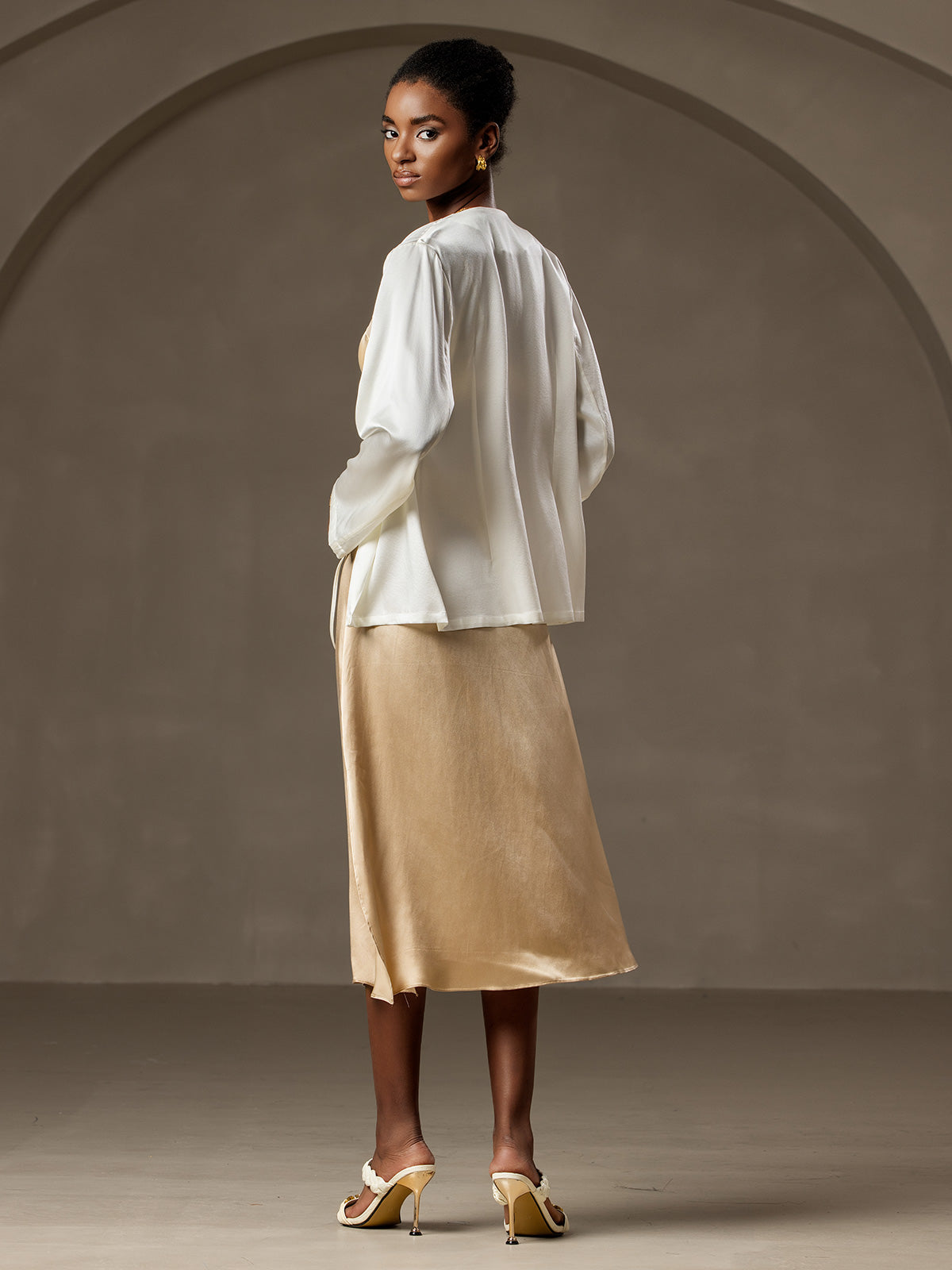[White] SilkSilky-CA 19Momme Silk Long Sleeve Womens Outerwear 002