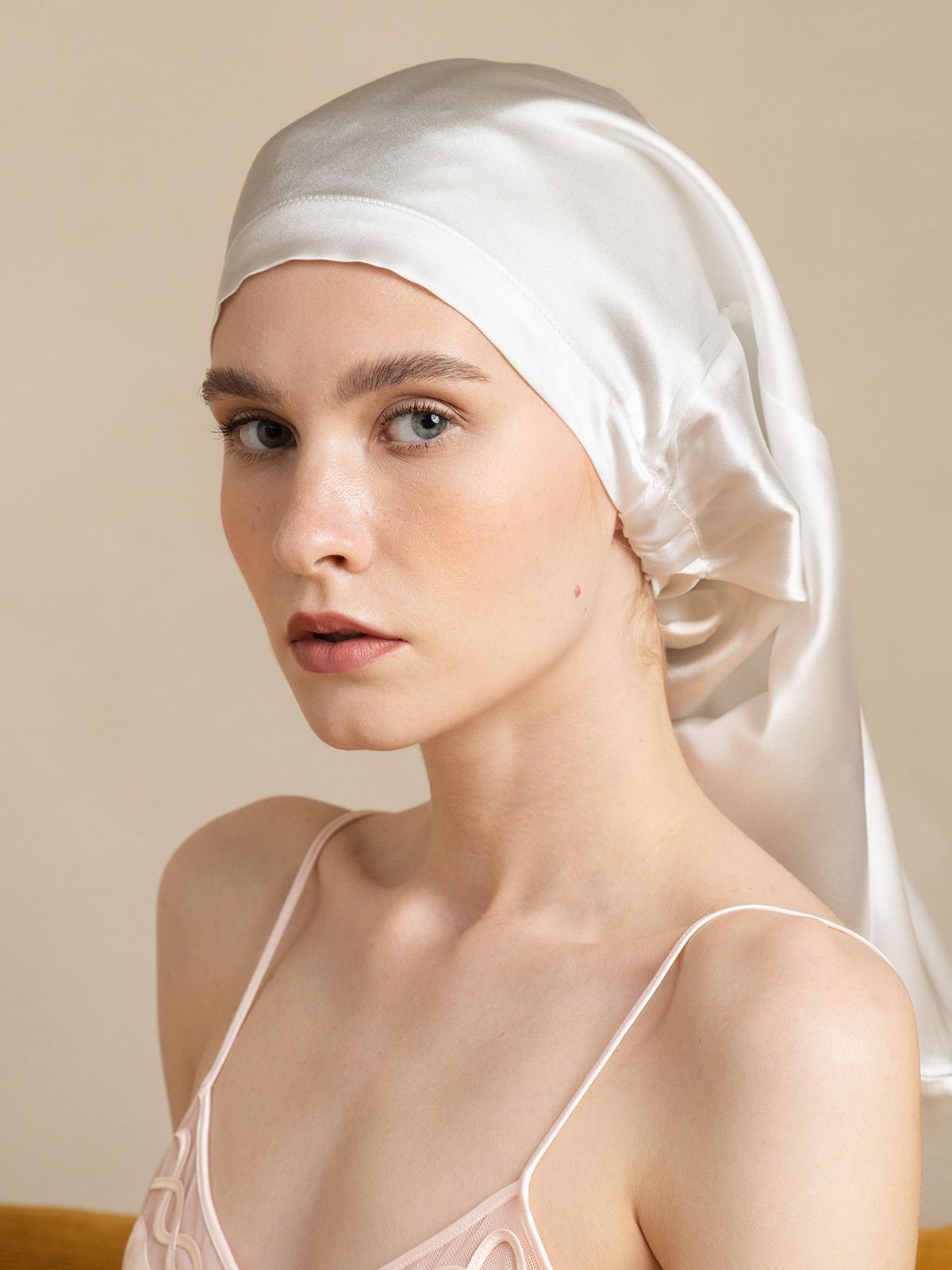 [White] SilkSilky-CA 19Momme Silk Sleep Cap 002