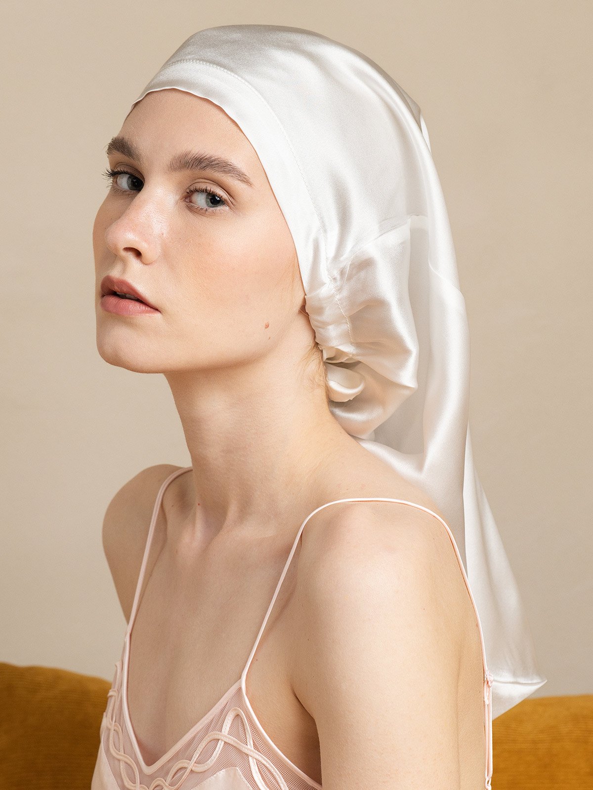 [White] SilkSilky-CA 19Momme Silk Sleep Cap 003