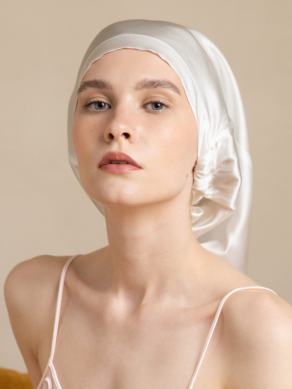 [White] SilkSilky-CA 19Momme Silk Sleep Cap 004