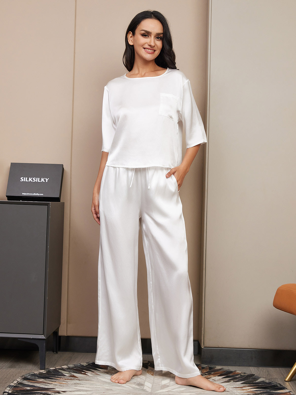 [White] SilkSilky-CA Pure Silk Round Neck Women's Pajamas 001