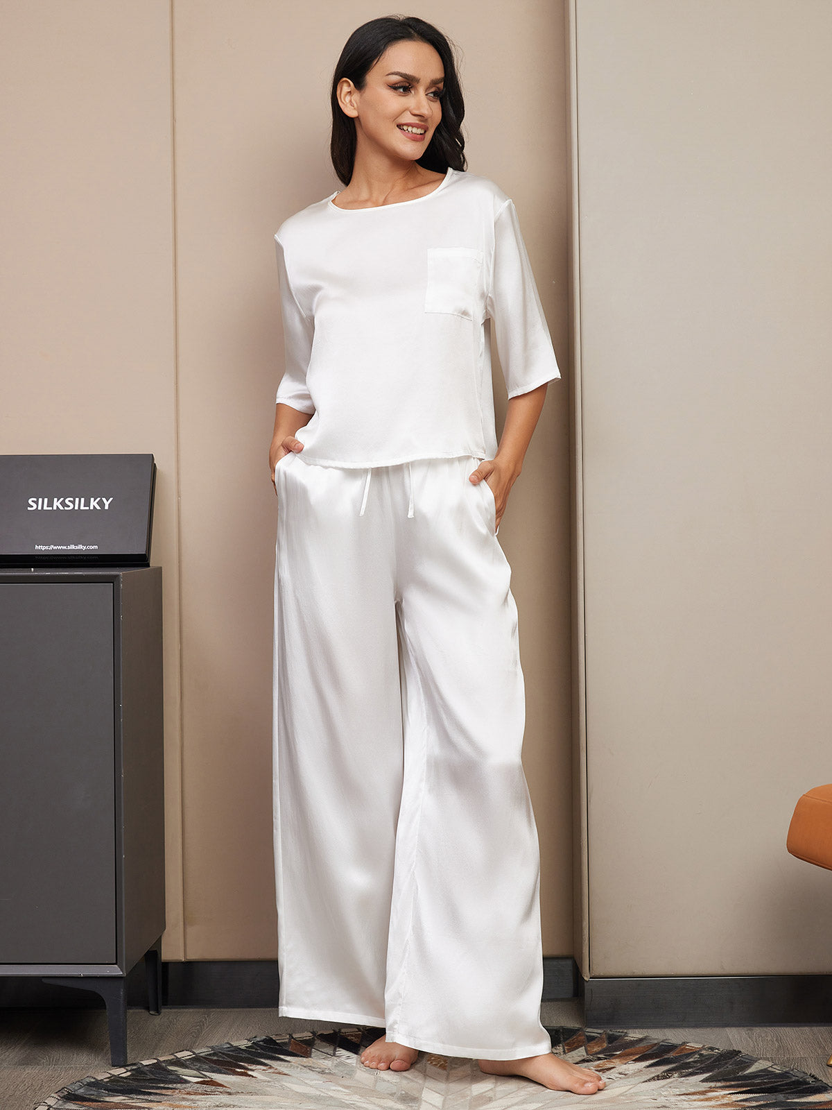 [White] SilkSilky-CA Pure Silk Round Neck Women's Pajamas 003