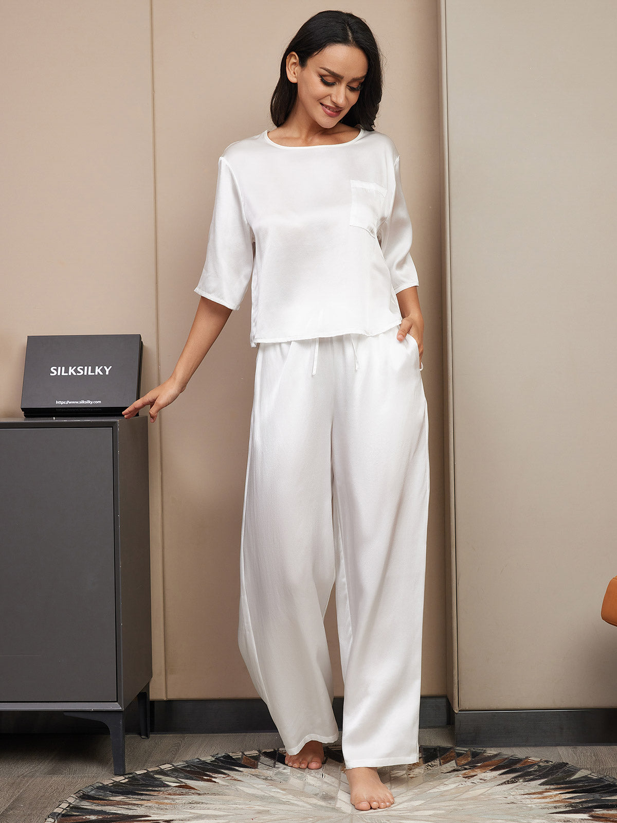 [White] SilkSilky-CA Pure Silk Round Neck Women's Pajamas 005
