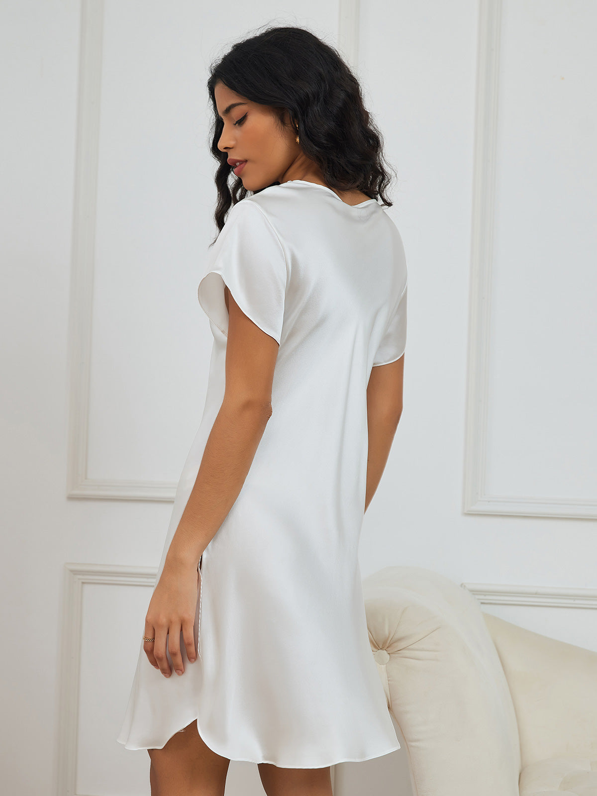 [White] SilkSilky-CA Pure Silk Short Sleeve Sweetheart Neck Nightgown 002