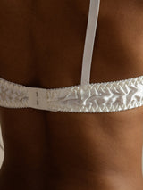 [White] SilkSilky-CA Bra 006