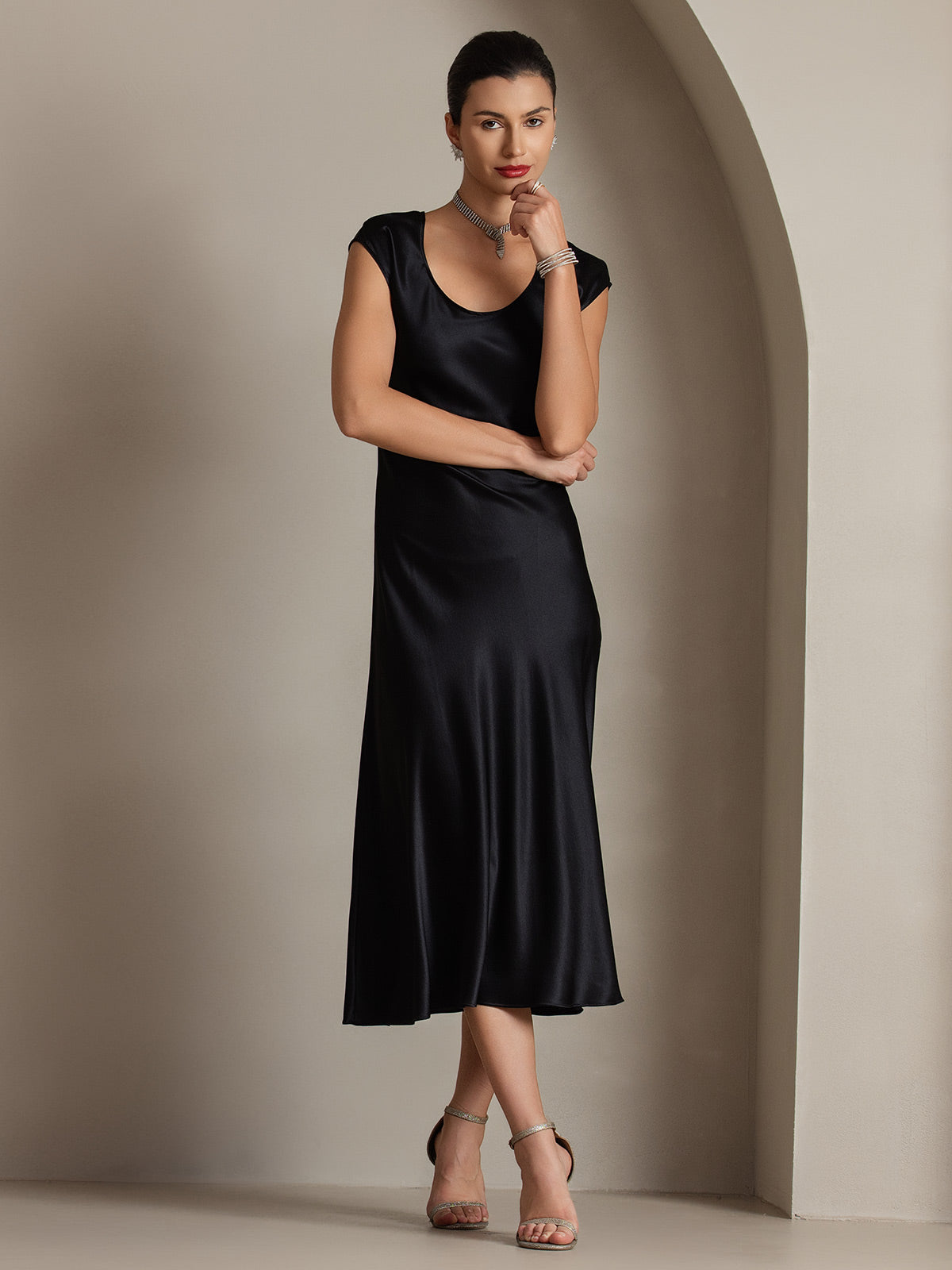 [Black] SilkSilky-CA 19Momme Silk Round Neck Dress 007