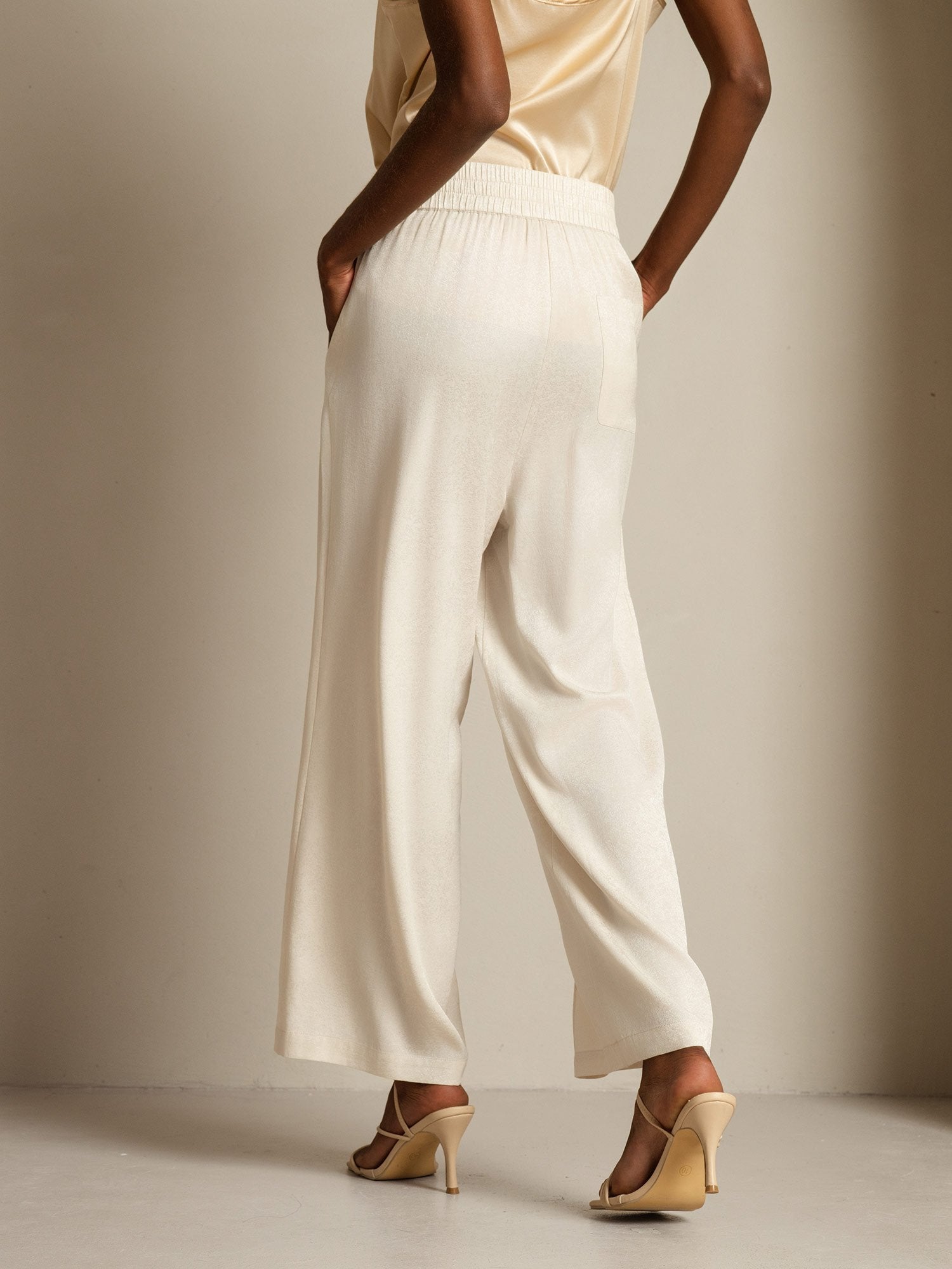 [Beige] SilkSilky-CA 22Momme Silk Womens Pants 002