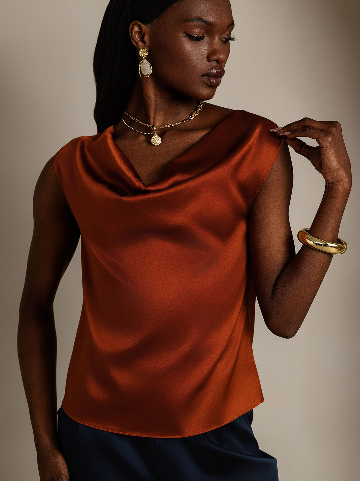 [Caramel] SilkSilky-CA 19Momme Silk Cowl Neck Women's T-Shirt 005