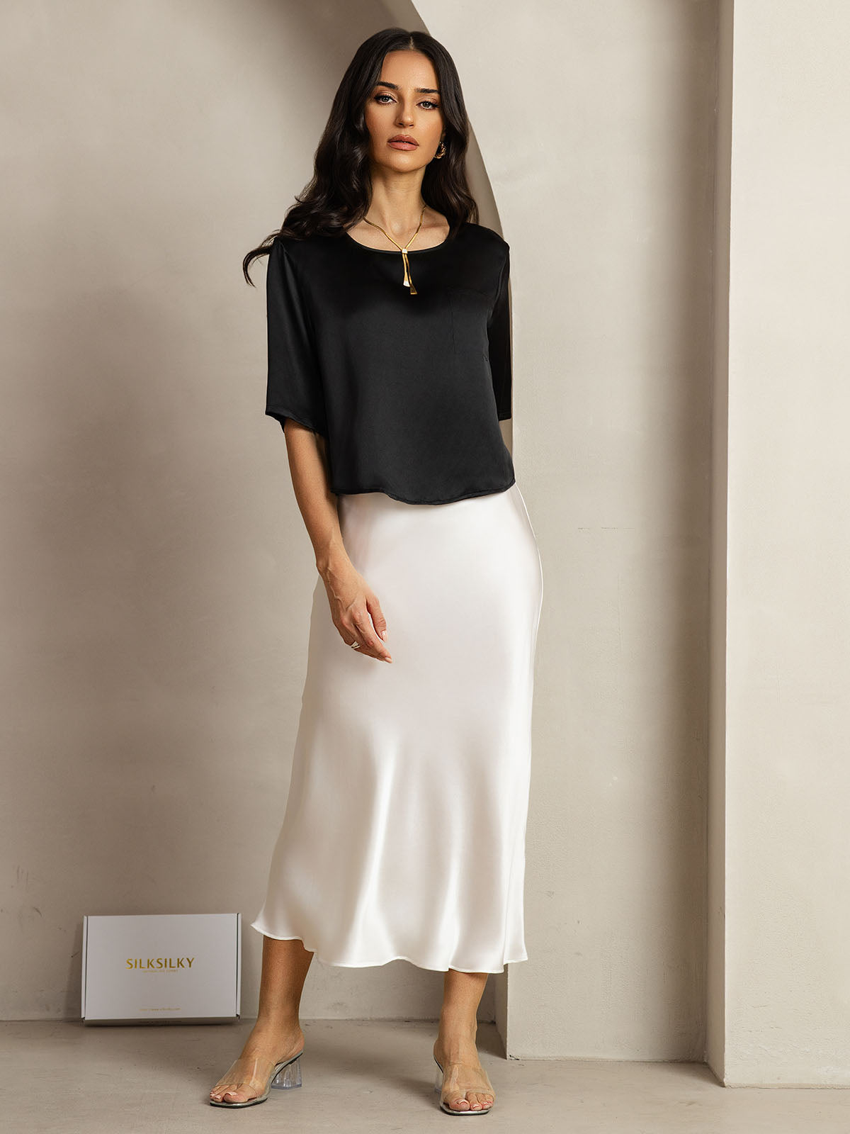 [Black] SilkSilky-CA Pure Silk Boat Neck Women's T-Shirt 005