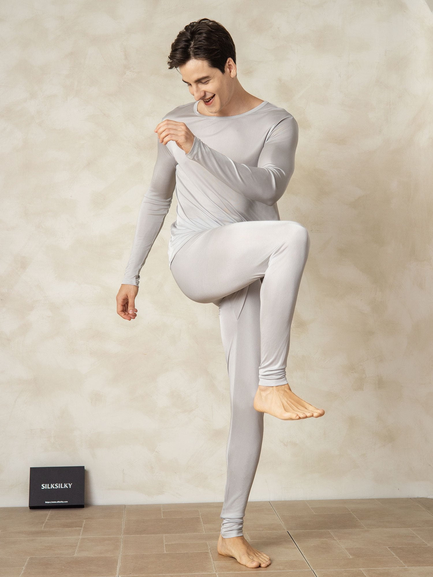 [Silver] SilkSilky-CA Silk Knitted Round Neck Men's Pajamas 002
